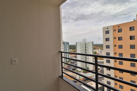 Sacada da Sala de apartamento para alugar com 2 quartos, 65m² em Shopping Park, Uberlândia