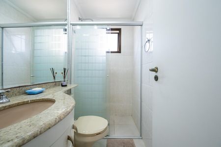 Apartamento à venda com 69m², 3 quartos e 2 vagas Apartamento à venda com 69m², 3 quartos e 2 vagasBanheiro da Suíte