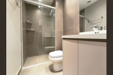 Banheiro de kitnet/studio para alugar com 1 quarto, 26m² em Vila Mariana, São Paulo