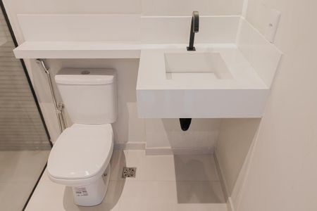 Banheiro de kitnet/studio para alugar com 1 quarto, 26m² em Jardim Paulista, São Paulo