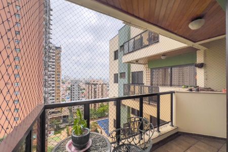 Apartamento à venda com 140m², 3 quartos e 3 vagas Apartamento à venda com 140m², 3 quartos e 3 vagasVaranda da sala