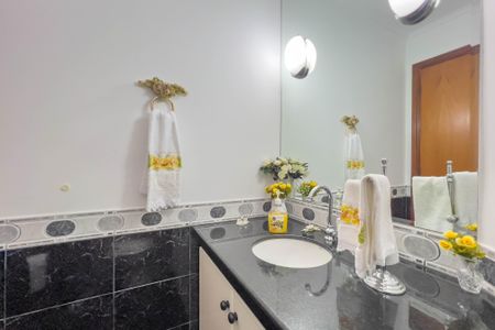 Apartamento à venda com 140m², 3 quartos e 3 vagas Apartamento à venda com 140m², 3 quartos e 3 vagasLavabo