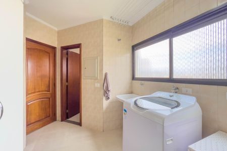 Apartamento à venda com 140m², 3 quartos e 3 vagas Apartamento à venda com 140m², 3 quartos e 3 vagasÁrea de serviço