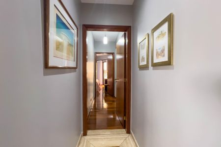 Apartamento à venda com 140m², 3 quartos e 3 vagas Apartamento à venda com 140m², 3 quartos e 3 vagasHall