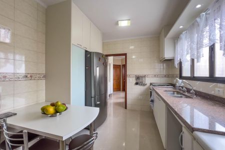 Apartamento à venda com 140m², 3 quartos e 3 vagas Apartamento à venda com 140m², 3 quartos e 3 vagasCozinha