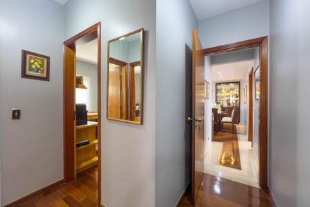 Apartamento à venda com 140m², 3 quartos e 3 vagas Apartamento à venda com 140m², 3 quartos e 3 vagasHall