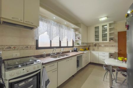Apartamento à venda com 140m², 3 quartos e 3 vagas Apartamento à venda com 140m², 3 quartos e 3 vagasCozinha