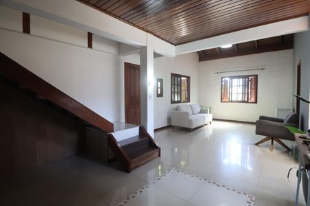 Sala de casa à venda com 4 quartos, 345m² em Mathias Velho, Canoas