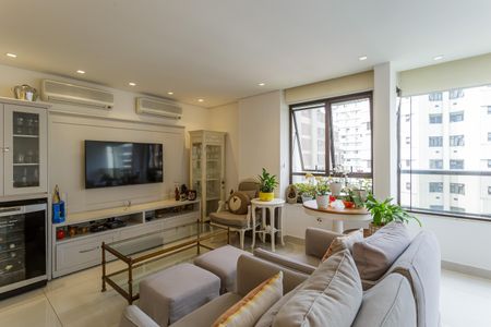 Sala de apartamento à venda com 2 quartos, 83m² em Vila Nova Conceição, São Paulo