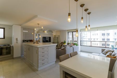 Sala de apartamento à venda com 2 quartos, 83m² em Vila Nova Conceição, São Paulo