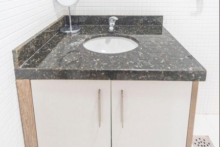 Apartamento à venda com 134m², 3 quartos e 2 vagasBanheiro do Quarto 2