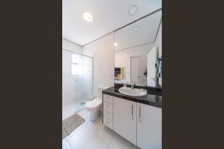 Apartamento à venda com 134m², 3 quartos e 2 vagasBanheiro do Quarto 1