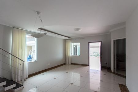 Casa de condomínio para alugar com 310m², 3 quartos e 4 vagas Casa de condomínio para alugar com 310m², 3 quartos e 4 vagasSala 4