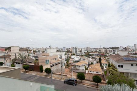 Casa de condomínio para alugar com 310m², 3 quartos e 4 vagas Casa de condomínio para alugar com 310m², 3 quartos e 4 vagasVista Piscina