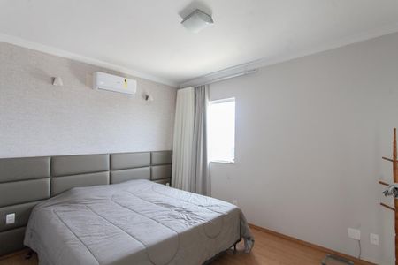 Casa de condomínio para alugar com 310m², 3 quartos e 4 vagas Casa de condomínio para alugar com 310m², 3 quartos e 4 vagasSuíte