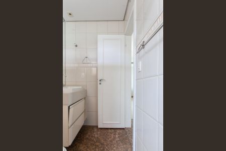 Casa de condomínio para alugar com 310m², 3 quartos e 4 vagas Casa de condomínio para alugar com 310m², 3 quartos e 4 vagasBanheiro Social 2