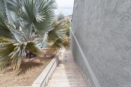 Casa de condomínio para alugar com 310m², 3 quartos e 4 vagas Casa de condomínio para alugar com 310m², 3 quartos e 4 vagasEntrada