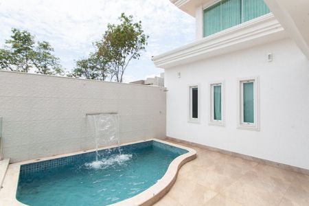 Casa de condomínio para alugar com 310m², 3 quartos e 4 vagas Casa de condomínio para alugar com 310m², 3 quartos e 4 vagasPiscina