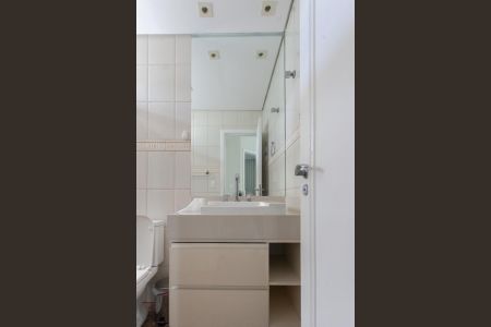 Casa de condomínio para alugar com 310m², 3 quartos e 4 vagas Casa de condomínio para alugar com 310m², 3 quartos e 4 vagasBanheiro Social 2