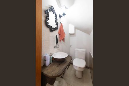 Casa de condomínio à venda com 148m², 3 quartos e 3 vagasLavabo