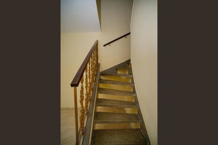 Escada de casa para alugar com 3 quartos, 108m² em Fátima, Niterói