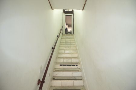 Casa para alugar com 115m², 4 quartos e 3 vagasEscada