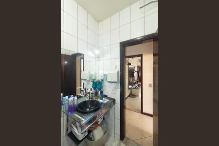 Casa para alugar com 115m², 4 quartos e 3 vagasBanheiro Social 1