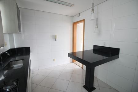 Apartamento à venda com 156m², 3 quartos e 2 vagasCozinha