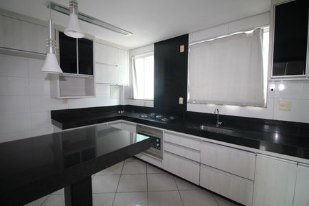 Apartamento à venda com 156m², 3 quartos e 2 vagasCozinha