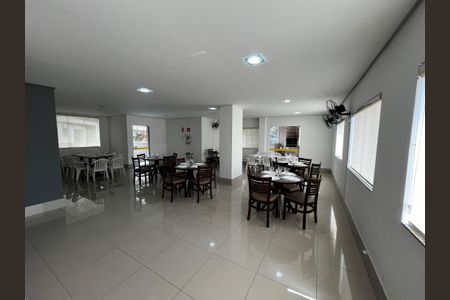 Apartamento à venda com 70m², 2 quartos e 2 vagasÁrea comum - Salão de festas