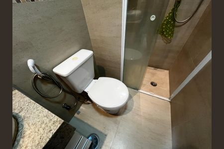 Apartamento à venda com 70m², 2 quartos e 2 vagasBanheiro da Suíte