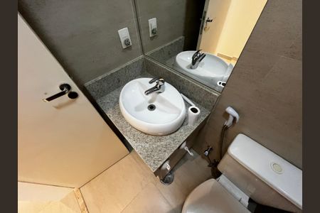 Apartamento à venda com 70m², 2 quartos e 2 vagasBanheiro Social