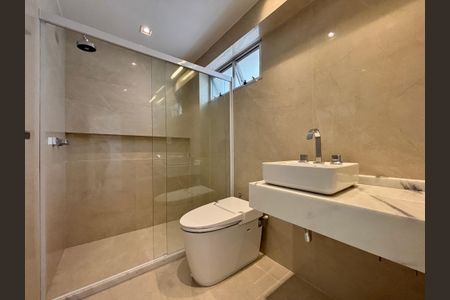 Apartamento à venda com 205m², 4 quartos e 4 vagas Apartamento à venda com 205m², 4 quartos e 4 vagasBanheiro da Suíte 4
