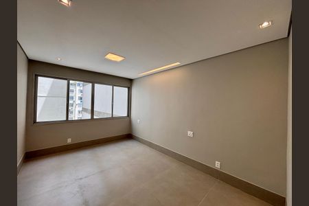 Apartamento à venda com 205m², 4 quartos e 4 vagas Apartamento à venda com 205m², 4 quartos e 4 vagasSuite 3