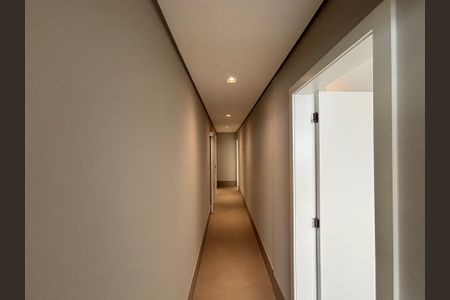 Apartamento à venda com 205m², 4 quartos e 4 vagas Apartamento à venda com 205m², 4 quartos e 4 vagasCorredor