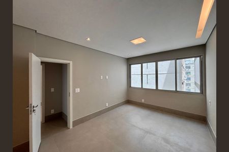 Apartamento à venda com 205m², 4 quartos e 4 vagas Apartamento à venda com 205m², 4 quartos e 4 vagasSuite 3