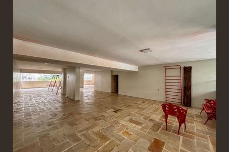 Apartamento à venda com 205m², 4 quartos e 4 vagas Apartamento à venda com 205m², 4 quartos e 4 vagasÁrea comum - playground