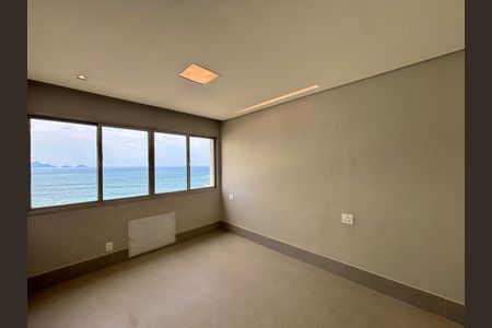 Apartamento à venda com 205m², 4 quartos e 4 vagas Apartamento à venda com 205m², 4 quartos e 4 vagasSuite 1