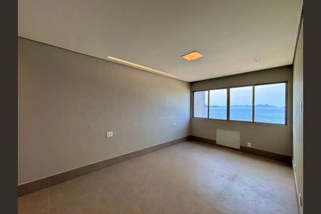 Apartamento à venda com 205m², 4 quartos e 4 vagas Apartamento à venda com 205m², 4 quartos e 4 vagasSuite 2