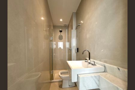 Apartamento à venda com 205m², 4 quartos e 4 vagas Apartamento à venda com 205m², 4 quartos e 4 vagasBanheiro de Serviço