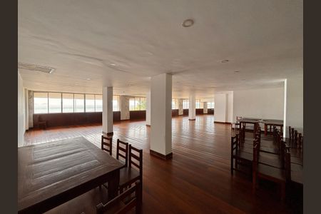 Apartamento à venda com 205m², 4 quartos e 4 vagas Apartamento à venda com 205m², 4 quartos e 4 vagasÁrea comum - salão de festas