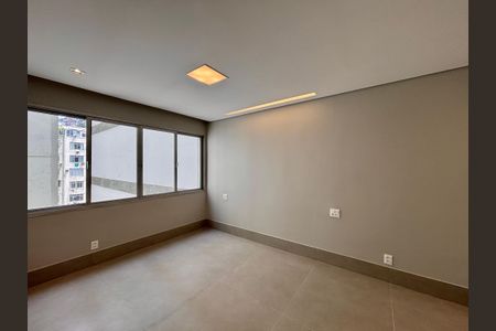 Apartamento à venda com 205m², 4 quartos e 4 vagas Apartamento à venda com 205m², 4 quartos e 4 vagasSuite 3