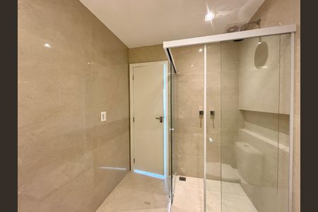 Apartamento à venda com 205m², 4 quartos e 4 vagas Apartamento à venda com 205m², 4 quartos e 4 vagasBanheiro da Suíte 1