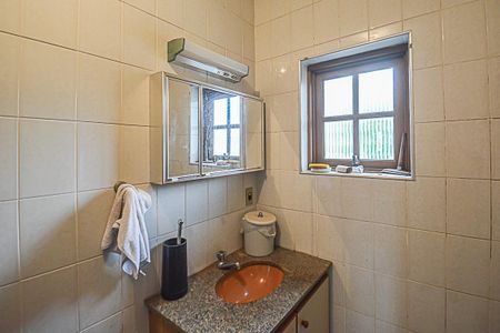 Casa à venda com 180m², 3 quartos e 2 vagas Casa à venda com 180m², 3 quartos e 2 vagasBanheiro da Suíte