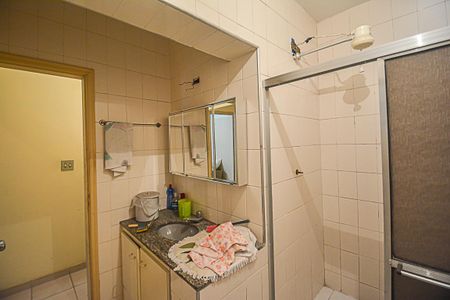 Casa à venda com 180m², 3 quartos e 2 vagas Casa à venda com 180m², 3 quartos e 2 vagasBanheiro Social