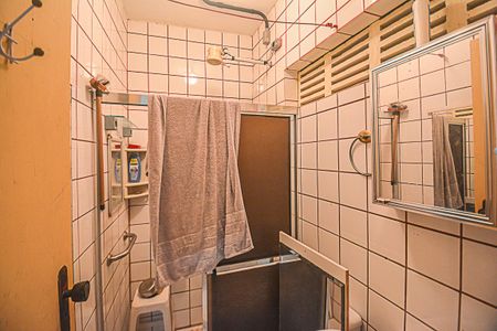 Casa à venda com 180m², 3 quartos e 2 vagas Casa à venda com 180m², 3 quartos e 2 vagasBanheiro de serviço