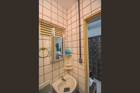 Casa à venda com 180m², 3 quartos e 2 vagas Casa à venda com 180m², 3 quartos e 2 vagasBanheiro de serviço