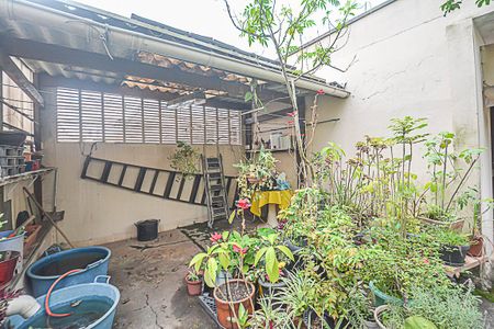 Casa à venda com 180m², 3 quartos e 2 vagas Casa à venda com 180m², 3 quartos e 2 vagasQuintal