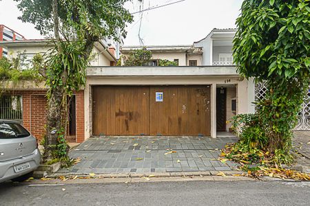 Casa à venda com 180m², 3 quartos e 2 vagas Casa à venda com 180m², 3 quartos e 2 vagasFachada