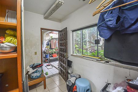 Casa à venda com 180m², 3 quartos e 2 vagas Casa à venda com 180m², 3 quartos e 2 vagasQuarto de Serviço